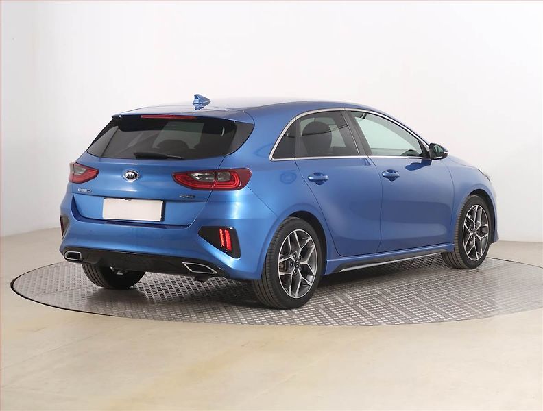 Kia Ceed (2019) GT Line 1.4 T-GDI, Automat - fotka 5 z 19