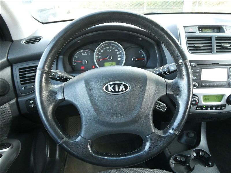 Kia Sportage 2,0 CRDi 110kW 1.MAJITEL, 4x4 - fotka 26 z 40