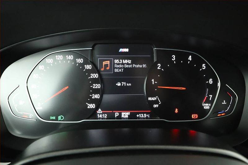 BMW Řada 5 (2021) 540i xDrive - fotka 9 z 20