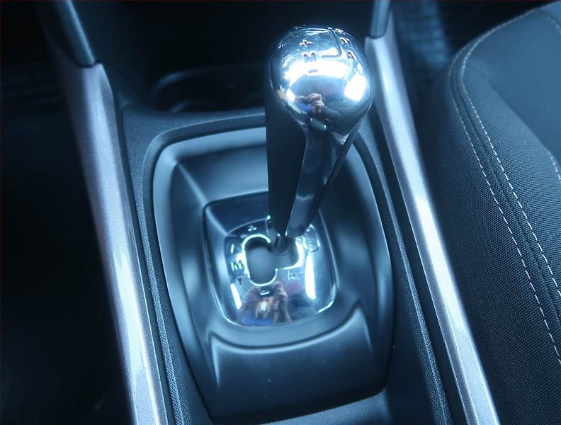 Peugeot 2008 (2016) 1.2 PureTech, Automat - fotka 13 z 16