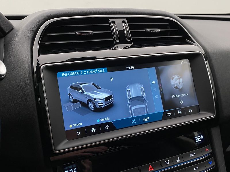 Jaguar F-Pace 25t AWD AUT  - fotka 36 z 38