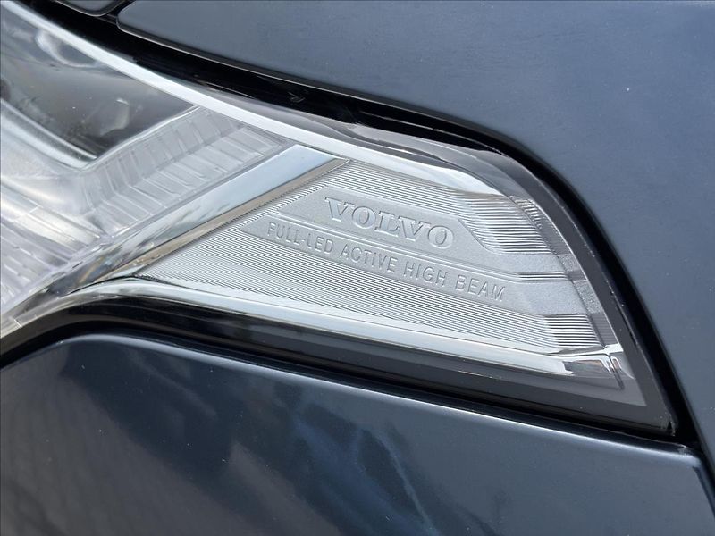 Volvo XC90 2,0 B5 AWD Plus Dark - fotka 10 z 46