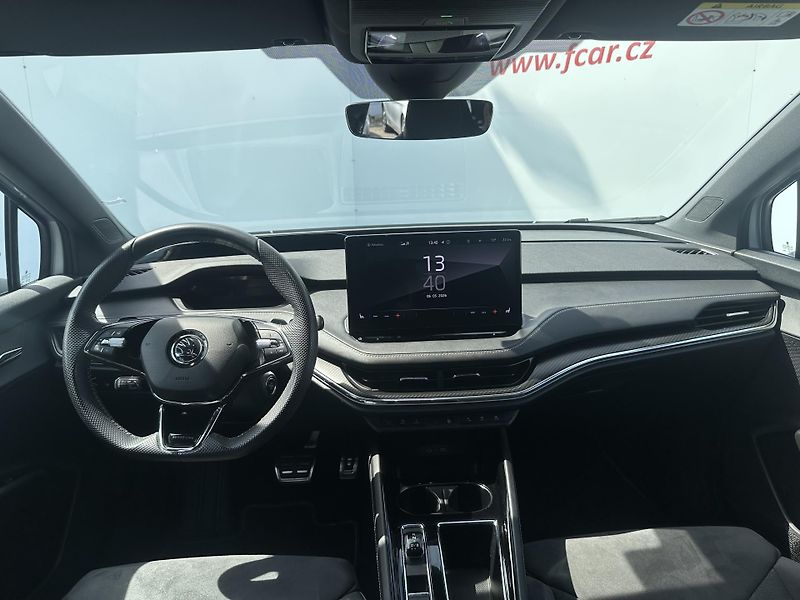 Škoda Enyaq (2023) 80x 195kW SportLine 4x4 - fotka 18 z 30