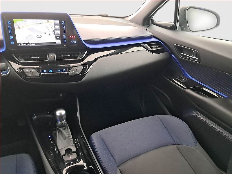 Toyota C-HR (2016) 1.8 Hybrid, Automat - fotka 8 z 21