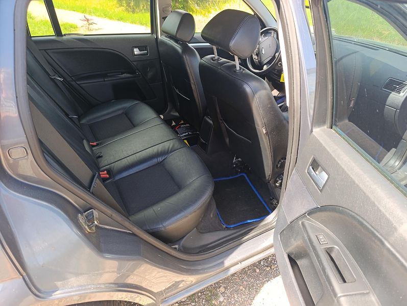 Ford Mondeo (2006) 2.0 TDCi  - fotka 10 z 13