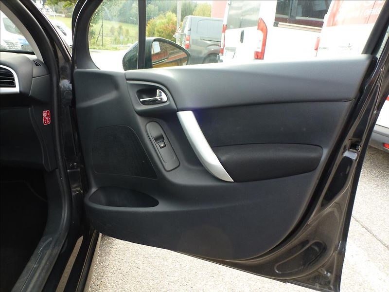 Citroën C3 1,4 i Black Edition - fotka 24 z 48