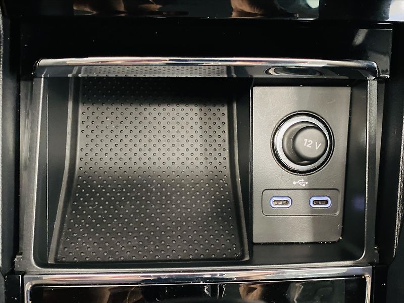 Škoda Karoq 1,5 TSI 110kW DSG Selection - fotka 16 z 26