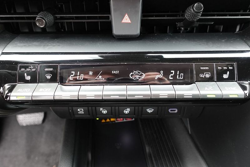 Toyota C-HR 2,0HSD 4x4 Executive Premiere - fotka 25 z 37