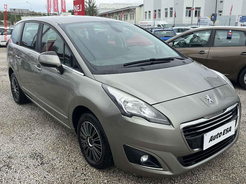 Peugeot 5008 (2015) 1.6 HDi, Navigace - fotografie inzerátu