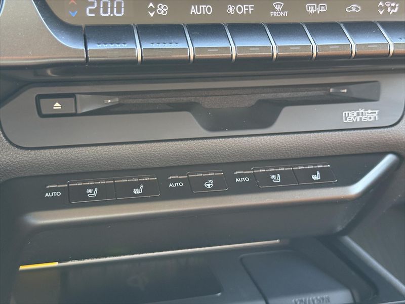 Lexus UX 250h 2,0 Luxury, 4x4  UX - fotka 18 z 25