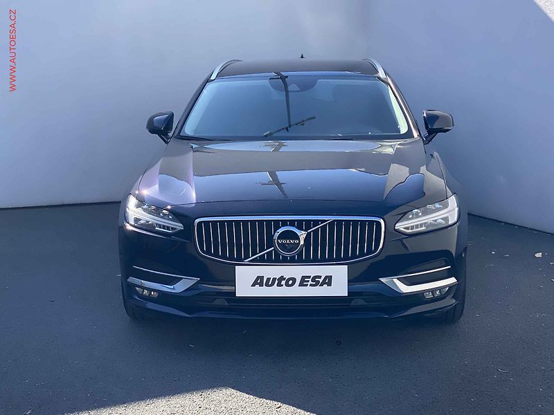 Volvo V90 (2018) 2.0D, AT, navi, LED - fotka 2 z 20