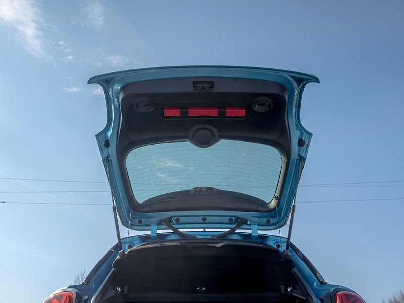 Mini Cooper S (2018) 12/18 2.0T 141KW mat - fotka 49 z 56