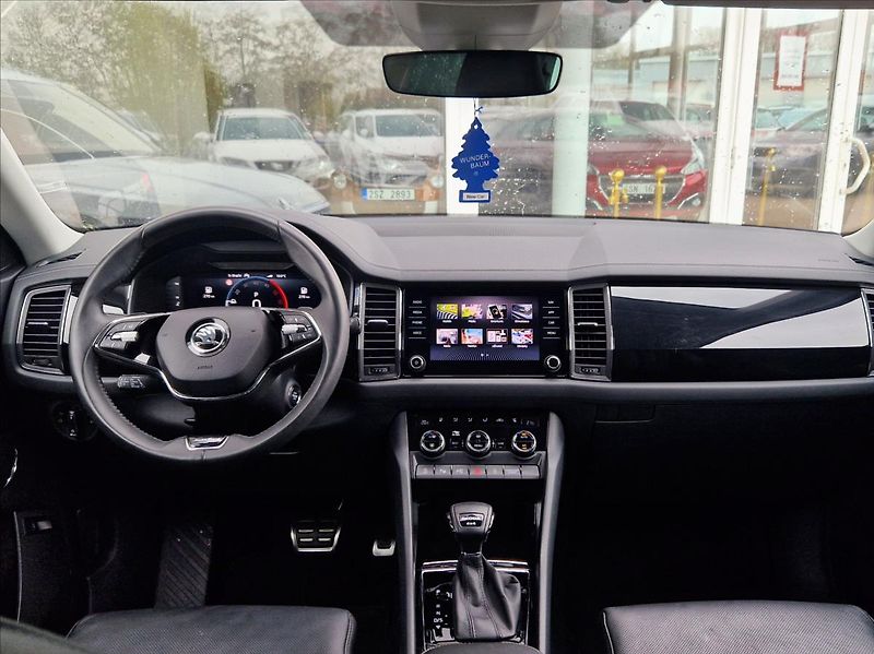 Škoda Kodiaq 2,0 TDI DSG L&K 4x4 TOP Stav - fotka 18 z 32