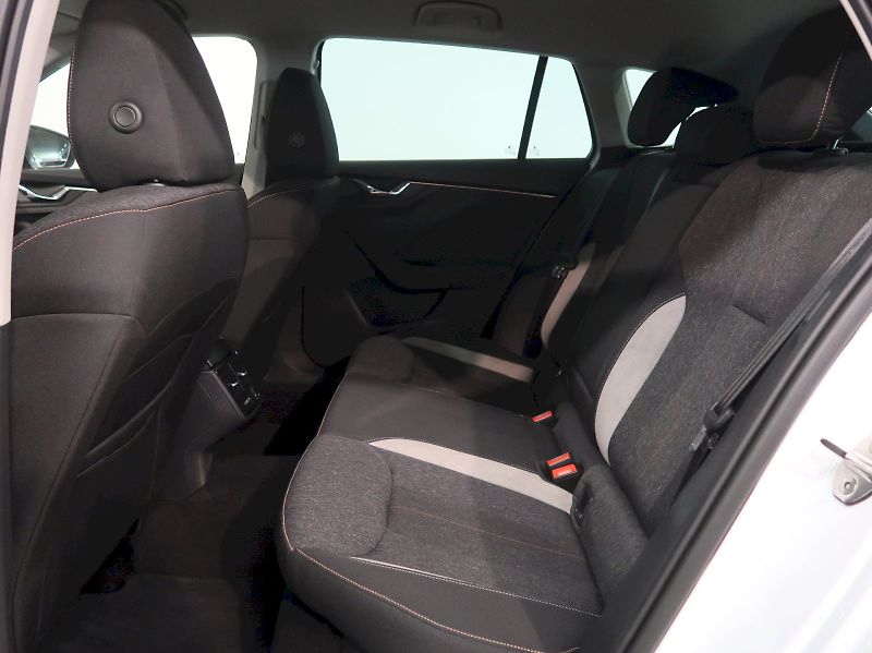 Škoda Scala (2025) TOP SELECTION 1.0TSI 85KW DSG - fotka 14 z 37