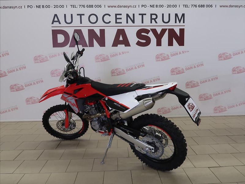 SWM RS 300R červená-bíla Euro5   0 - fotka 3 z 11