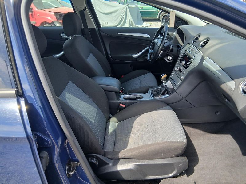 Ford Mondeo 2.2 TDCI, tažný, ALU - fotka 24 z 29