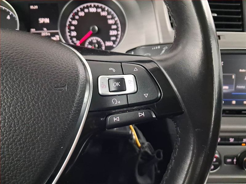 Volkswagen Golf (2017) 1.6 TDI, Serv.kniha, Kůže - fotka 17 z 18