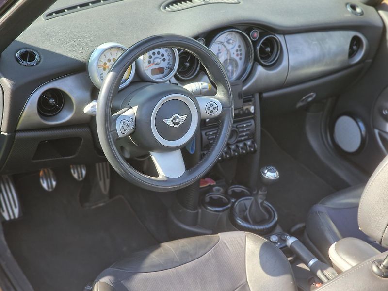 Mini Cooper (2007) JCW, R52 Cabrio - fotka 14 z 25