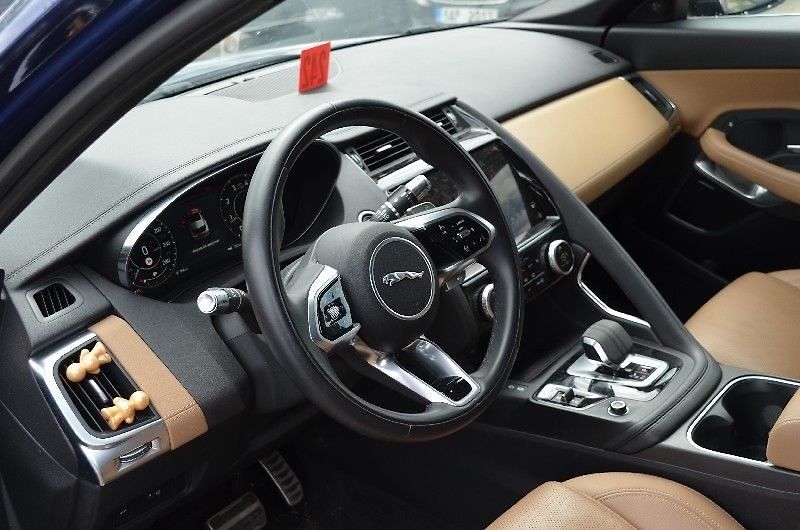 Jaguar E-Pace - fotka 8 z 16