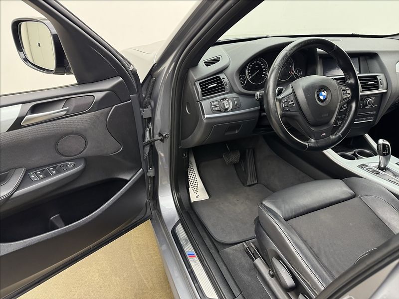 BMW X3 2,0 4X4 DPH M 2XKOLA NAVI ČR - fotka 24 z 36