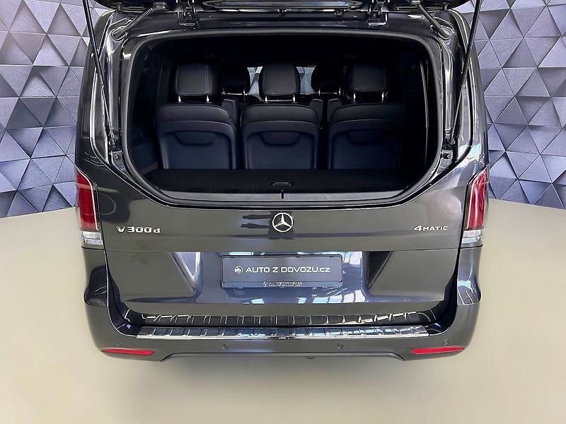 Mercedes-Benz Třídy V d 4MATIC AMG EXCLUSIVE LONG, A - fotka 33 z 35