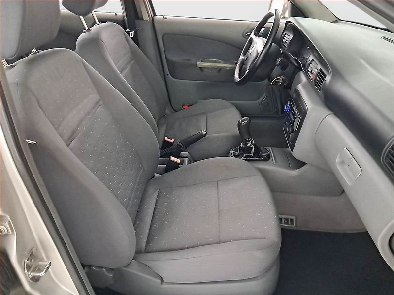 Škoda Octavia (2003) 1.9 SDI, nová STK - fotka 9 z 13