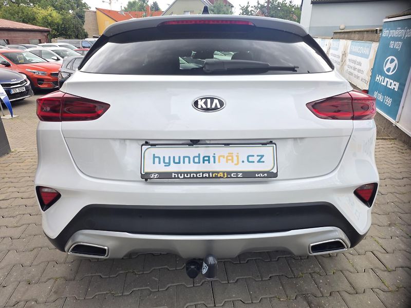 Kia XCeed (2020) 1.6-PLUG-IN HYBRID-1.MAJITEL - fotka 9 z 19