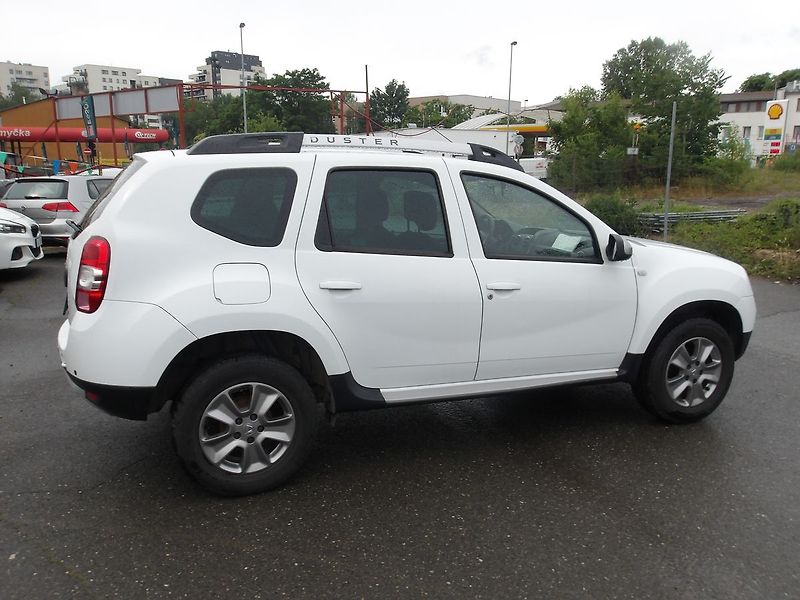 Dacia Duster 1,6i ČR ! 1.MAJITEL ! - fotka 10 z 29