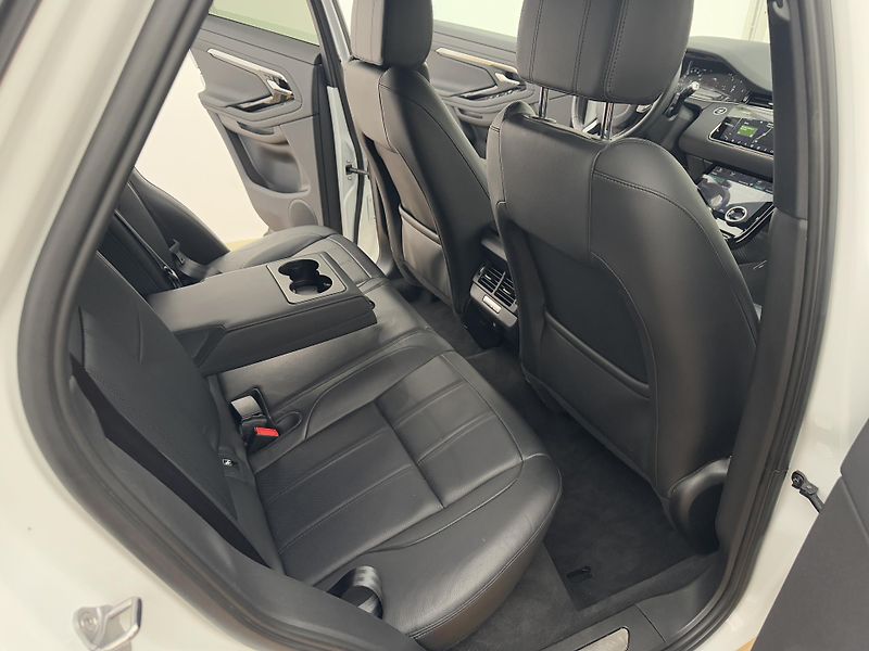 Land Rover Range Rover Evoque 2.0d*4x4*R-Dynamic*132kw* - fotka 15 z 30
