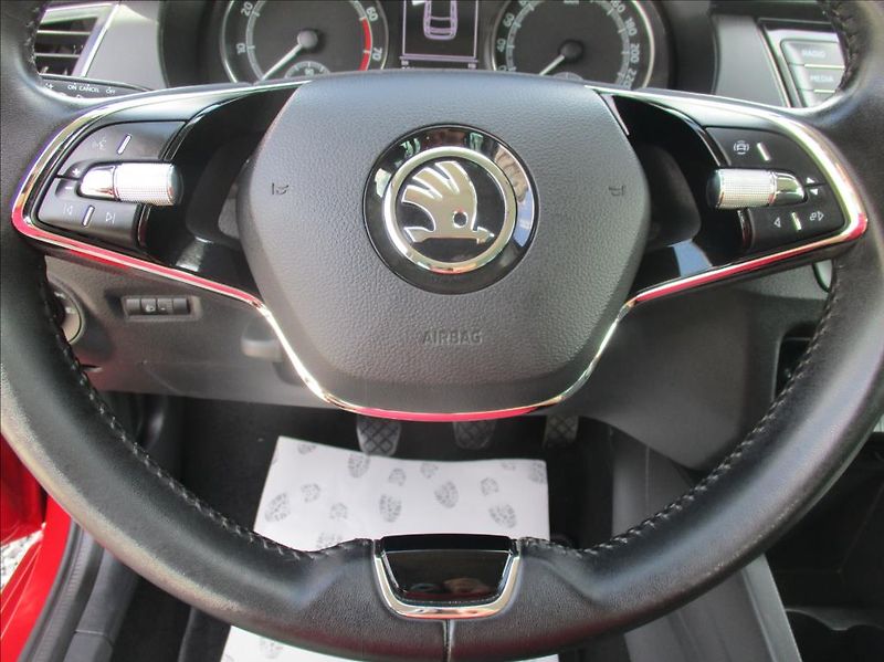 Škoda Fabia 1,0 TSI, serviska,DPH,1.maj,CZ - fotka 27 z 39
