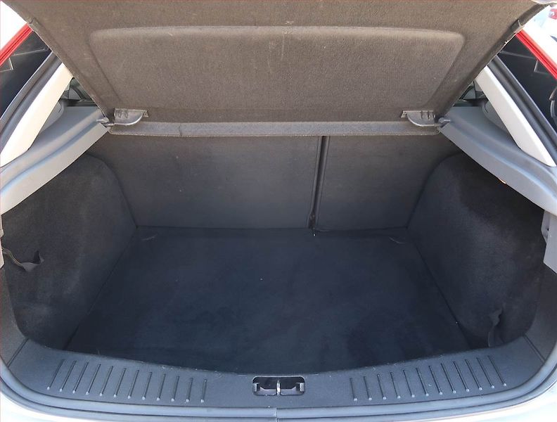 Ford Focus (2008) 2.0 16V, Automat, Serv.kniha - fotka 14 z 17