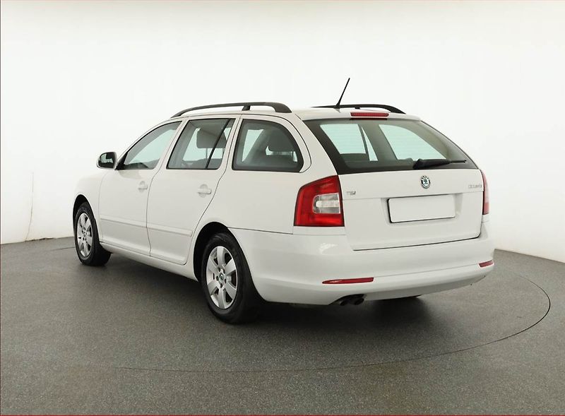 Škoda Octavia (2012) 1.4 TSI, ČR,1.maj, po STK - fotka 4 z 17