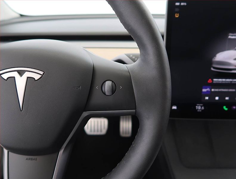Tesla Model 3 (2023) Long Range 4WD 79kWh, SoH 95% - fotka 28 z 32