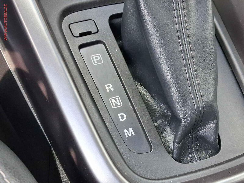 Suzuki Vitara (2019) 1.4 BJet AllGrip, AT, kůže - fotka 15 z 21