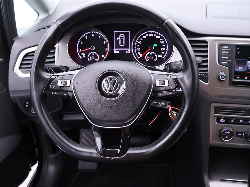 Volkswagen Golf Sportsvan 1,4 TSI DSG Highline Xenon - fotka 23 z 36