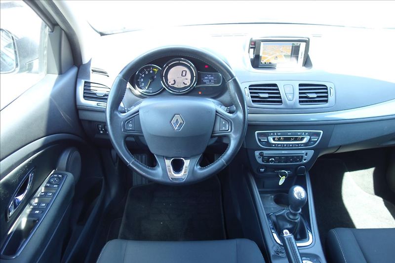 Renault Mégane 1,2 TCe, ČR, 1 MAJ., LIMITED. - fotka 17 z 30