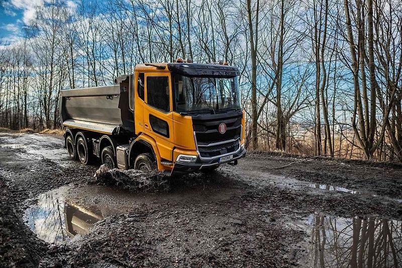 Nová generace Tatry Phoenix měla premiéru přímo v areálu automobilky