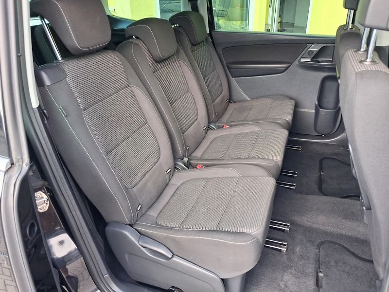 Volkswagen Sharan (2016) 2,0TDi NAVI  DSG  BEZ KOROZE ! - fotka 17 z 39