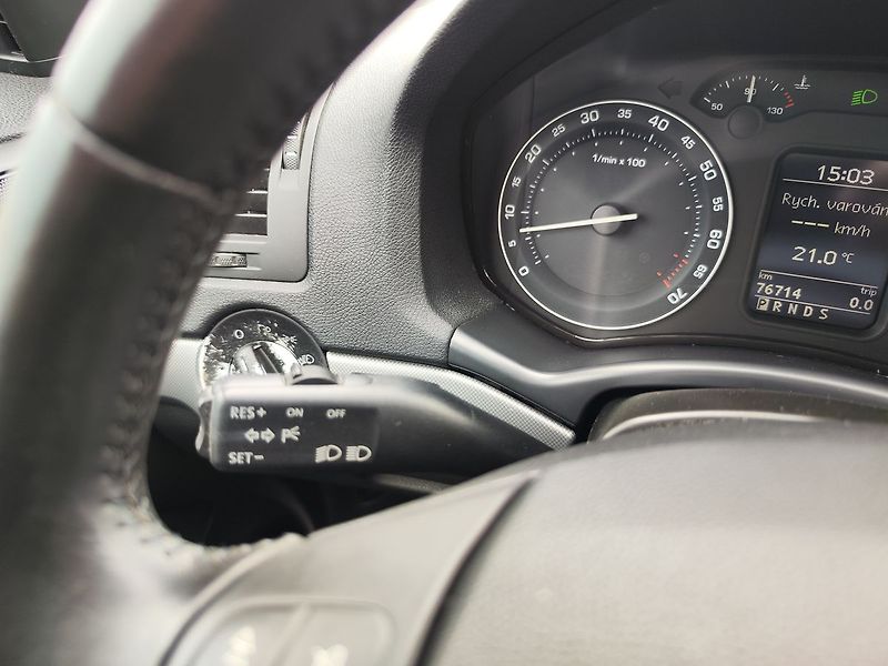 Škoda Octavia 1.6 FSI/85kW Elegance - fotka 20 z 25