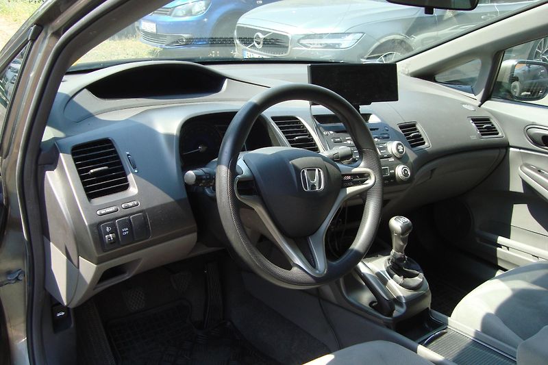 Honda Civic (2010) 1.8 i-vtec,ČR,1.Maj.Pra.servis - fotka 31 z 66