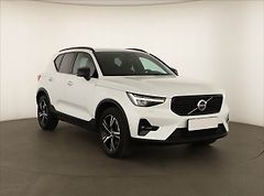 Volvo XC40 (2023) B3 - fotografie inzerátu