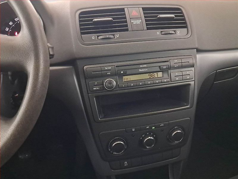 Škoda Yeti (2010) 1.4 TSI, Serv.kniha - fotka 12 z 13