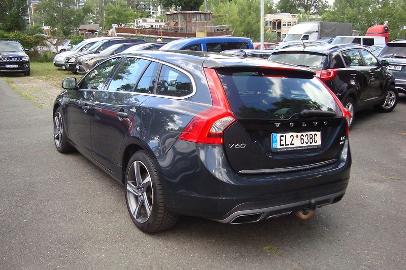 Volvo V60 (2013) PLUG-IN-HYBRID,2.4D6,AWD,158kW - fotka 5 z 78