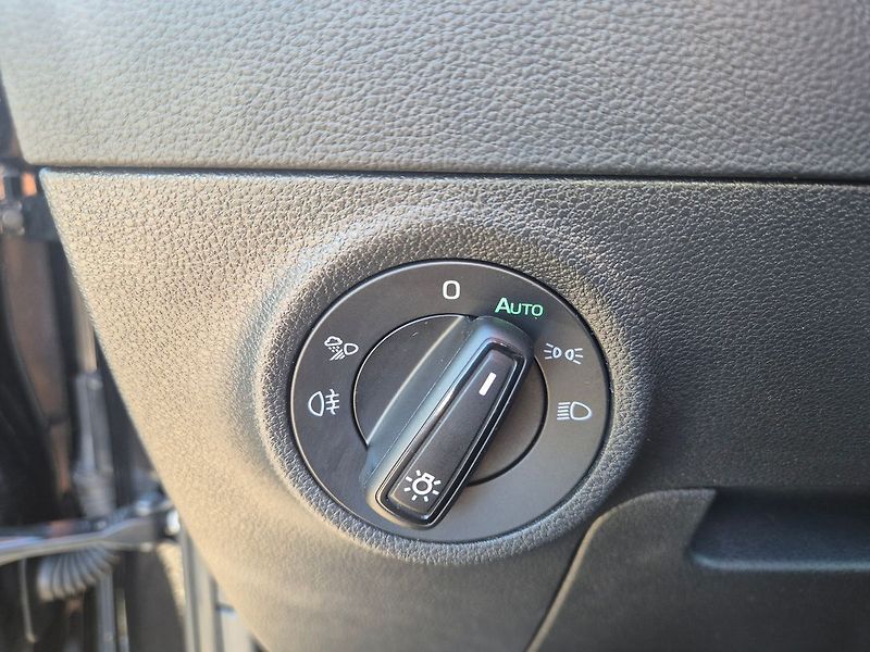 Škoda Karoq SportLine 2,0 TDI DSG 4x4 - fotka 16 z 34