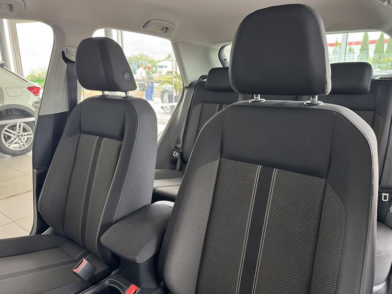 Volkswagen T-Roc 2,0TDI 110kW*STYLE*REZERVACE! - fotka 13 z 28