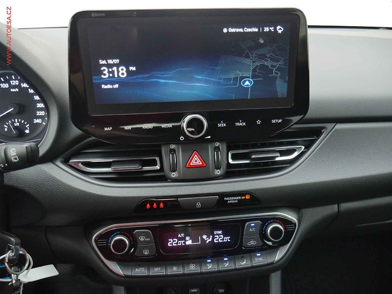 Hyundai i30 (2022) 1.5DPi, 1.maj,ČR, servis - fotka 11 z 16