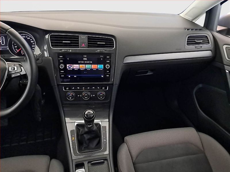 Volkswagen Golf (2017) Comfortline 1.0 TSI, Tempomat - fotka 8 z 17
