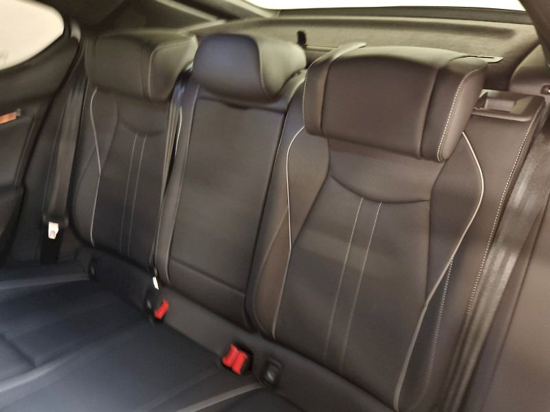 Škoda Superb (2025) 2.0 TDI 142 kW DSG 4x4 Sportli - fotka 27 z 34