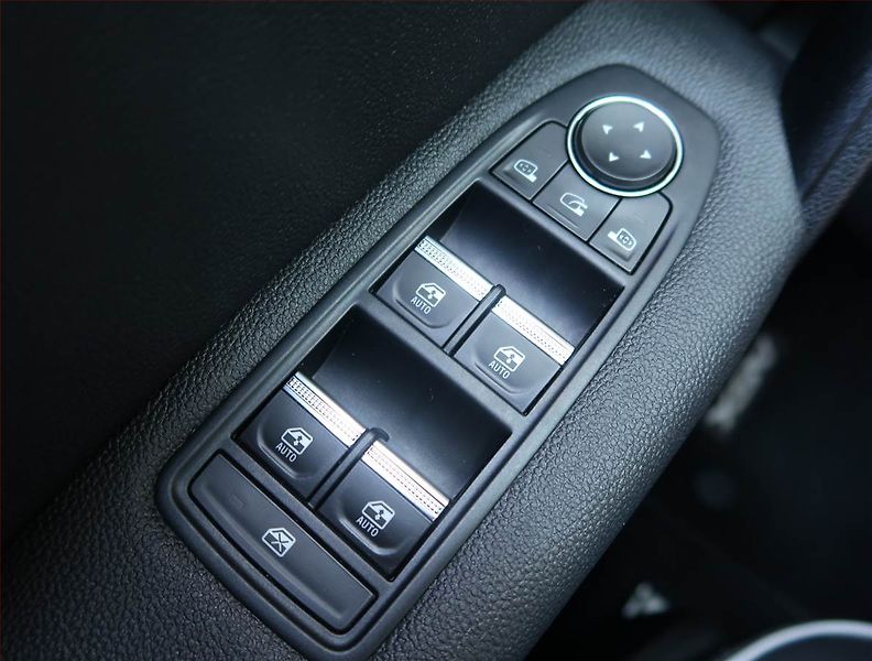 Mitsubishi ASX (2023) 1.3 T MHEV - fotka 16 z 23