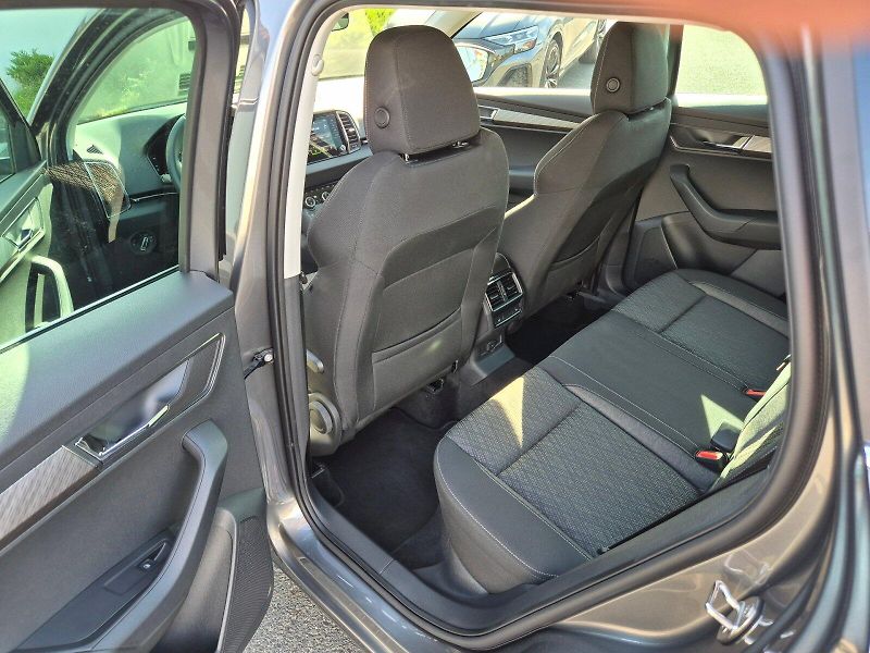 Škoda Karoq (2025) Top Selection 1.5 TSI 110 kW 7 - fotka 16 z 39